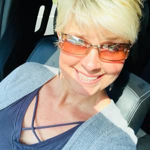 Meet your Posher, Deborah